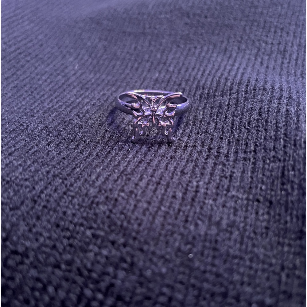 Butterfly ring, size 8, color silver